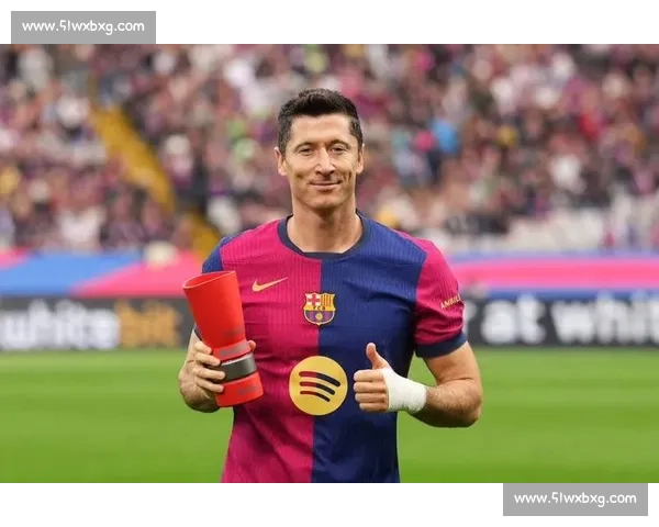 莱万自曝多特时期口头承诺加盟曼联 转会因多特否决告吹