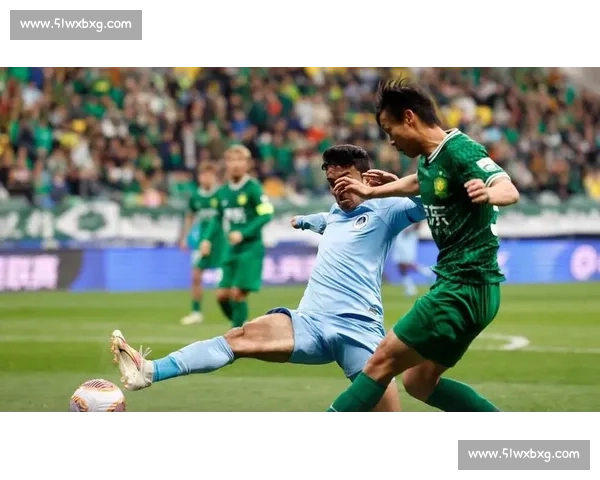 4 外援对决!国安 2-1 逆转云南,张玉宁替补造 2 球 + 法比奥制胜 4 外援对决!国安 2-1 逆转云南,张玉宁替补造 2 球 + 法比奥制胜